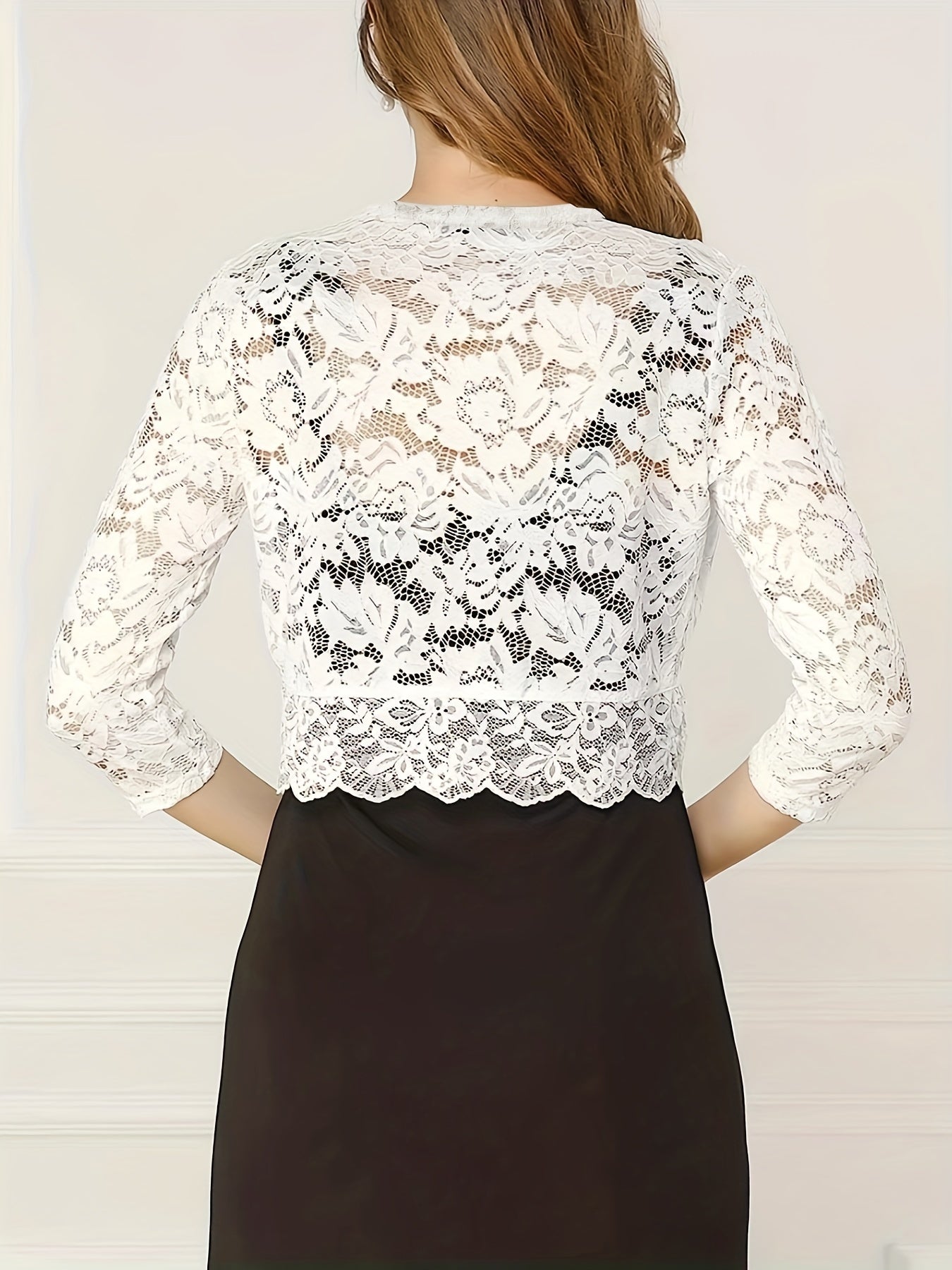 Halvgennemsigtig cropped cardigan med blomstrede blonder