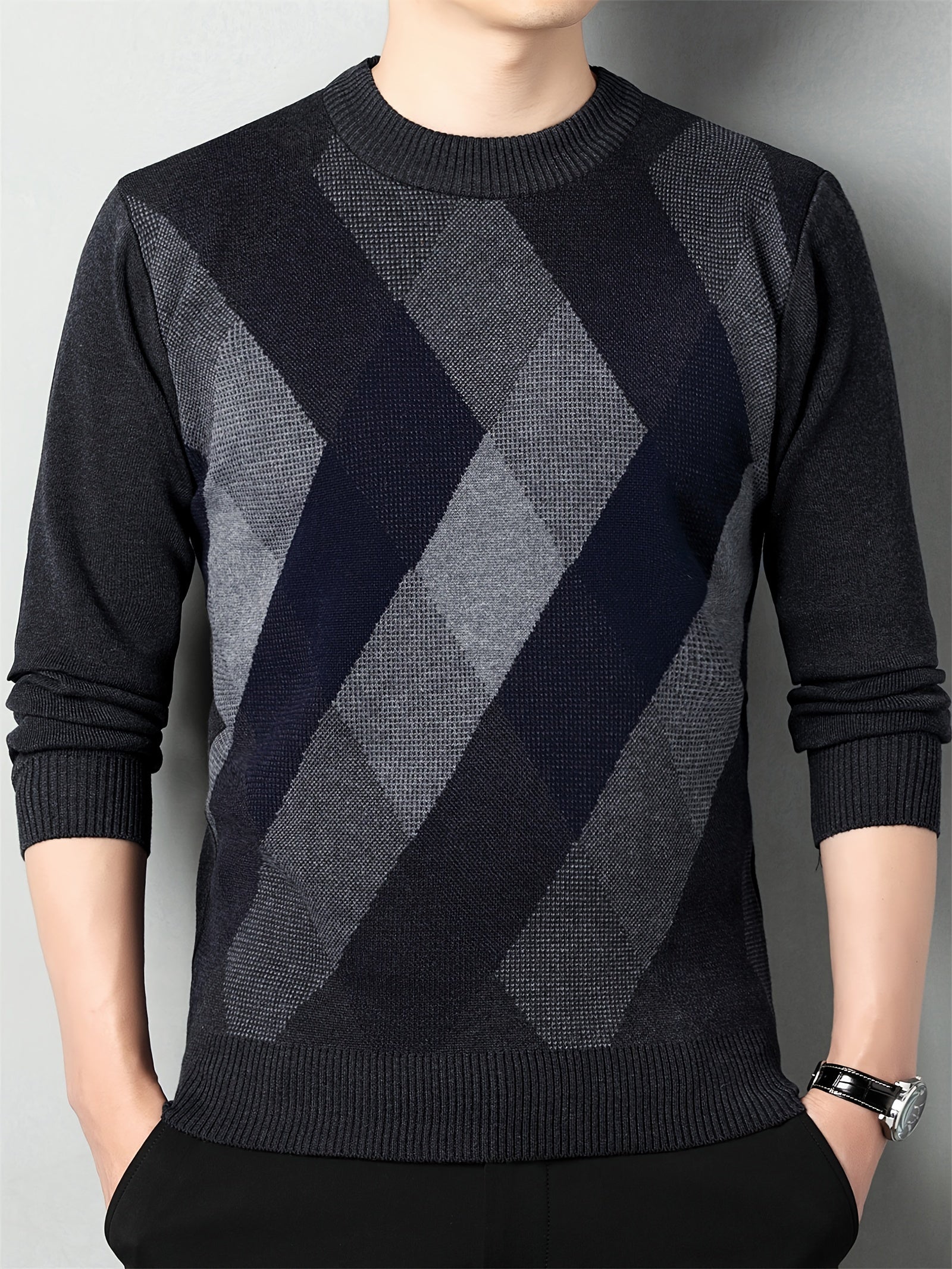 Strikket sweater med geometrisk mønster
