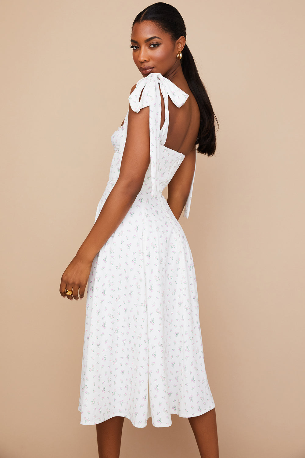 Blomstret midi solkjole