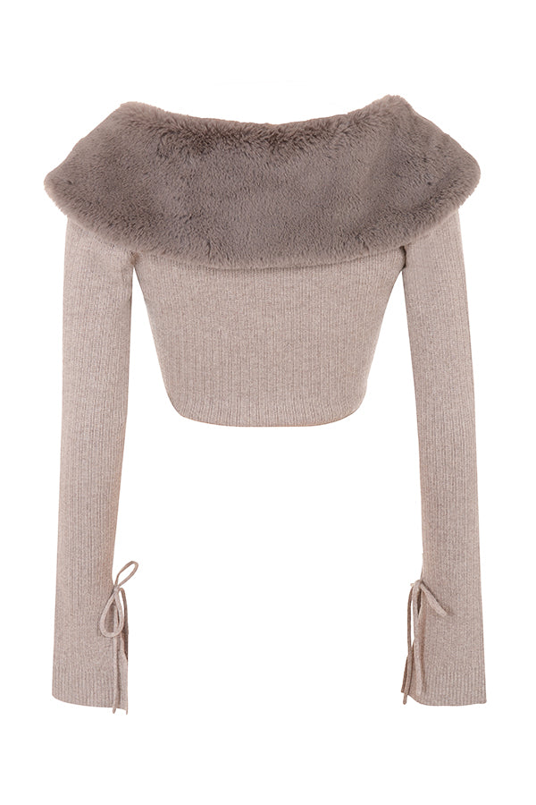 Beige cardigan i kashmir med kamelstrikket midi-nederdel