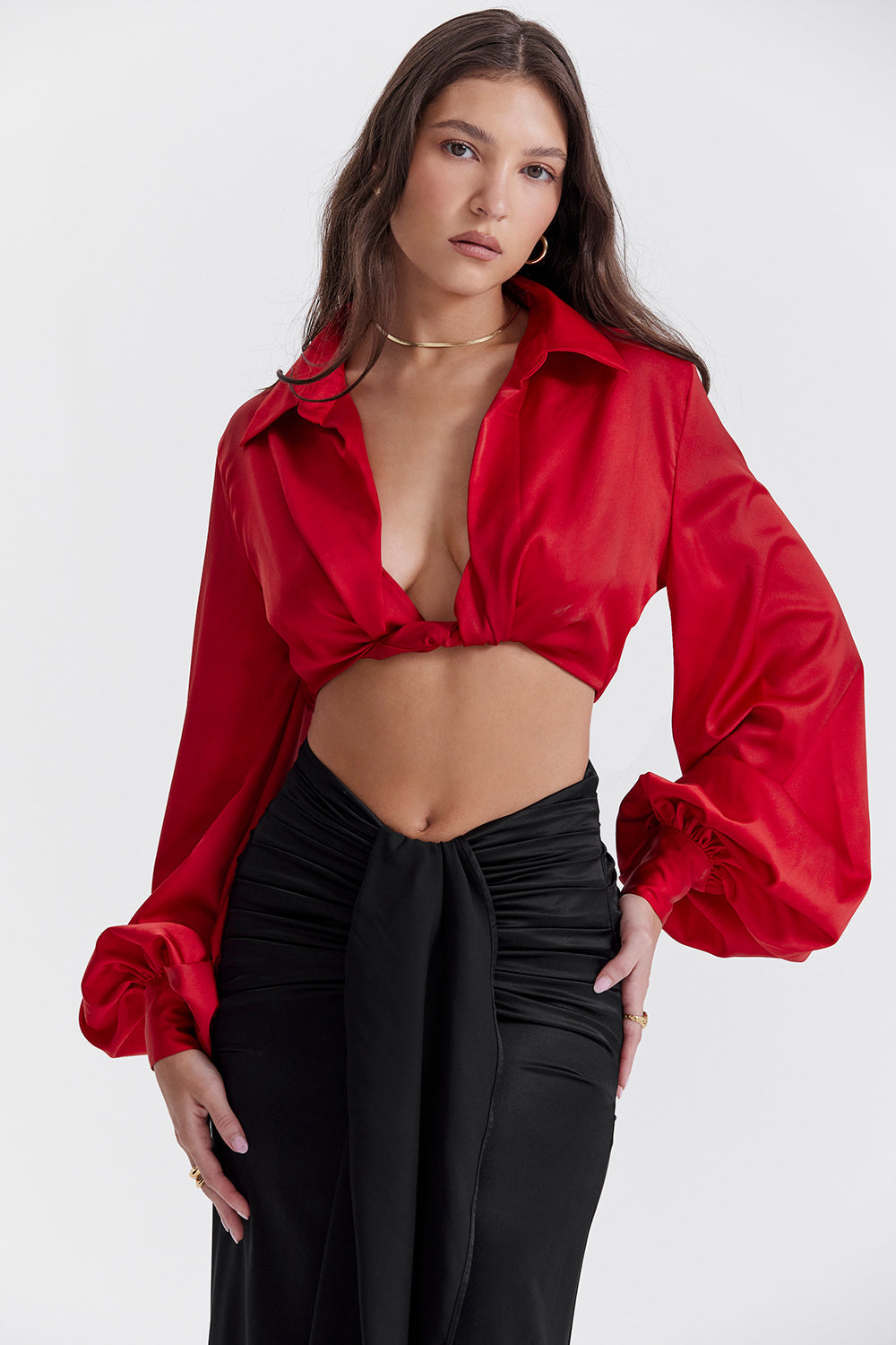 Cherry silke blouson top med draperet silke maxi nederdel