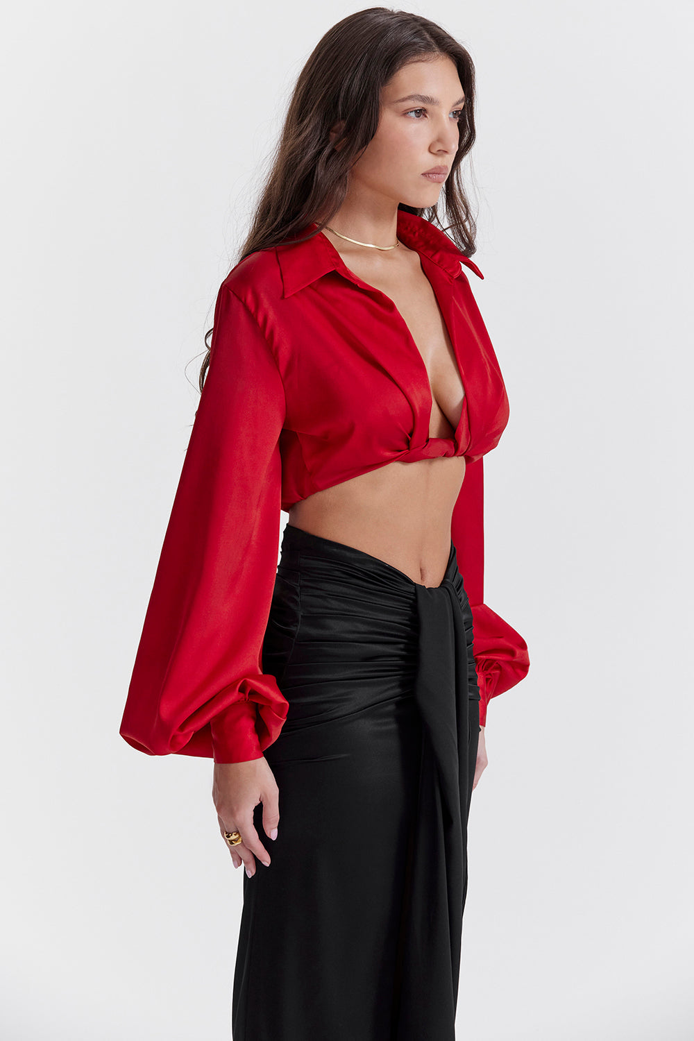 Cherry silke blouson top med draperet silke maxi nederdel